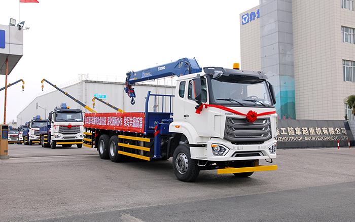 徐工SQS250隨車起重機(jī)批量發(fā)車，助力 “一帶一路” 沿線基建騰飛